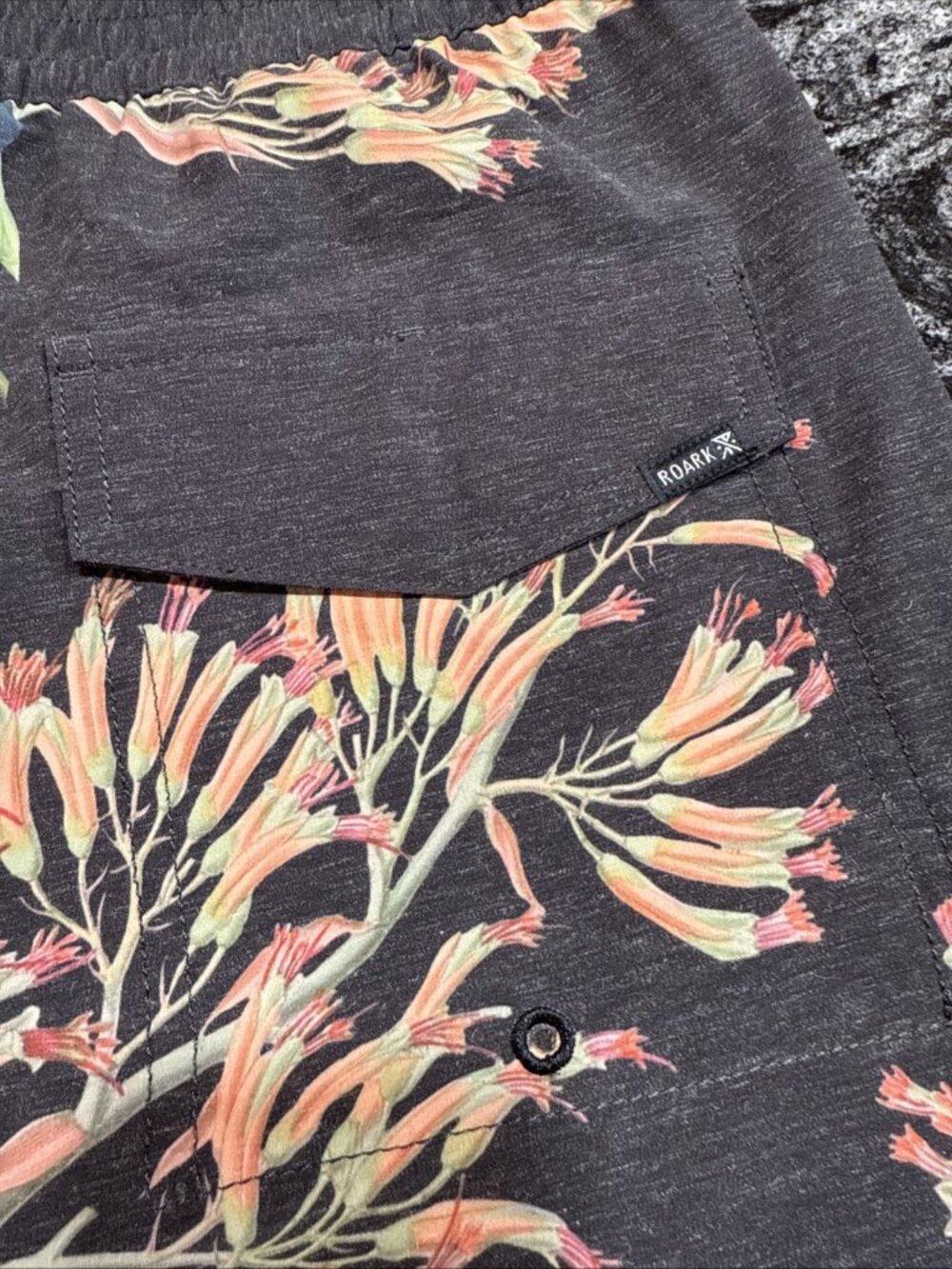 Roark Shorey  16” Elastic Waist Trunks Tui Floral Black Mens XL NWT RB425 $66 - Picture 7 of 9